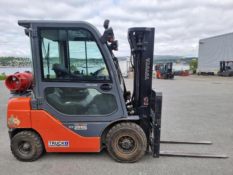 2010 Toyota 2010 Toyota 02-8FGF25 - 2,5 tonns propantruck - 4,7 m løftehøyde - معدات المناولة: صورة 2 2010 Toyota 2010 Toyota 02-8FGF25 - 2,5 tonns propantruck - 4,7 m løftehøyde - معدات المناولة: صورة 2