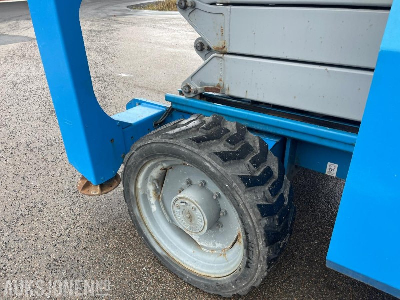 معدات الوصول 2011 Genie GS 4390 Sakselift, 1698 timer: صورة 17