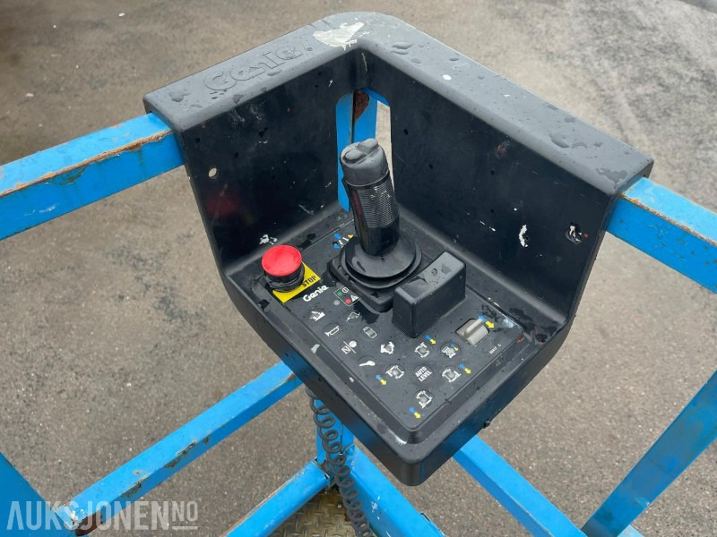 معدات الوصول 2011 Genie GS 4390 Sakselift, 1698 timer: صورة 20