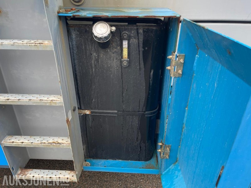 معدات الوصول 2011 Genie GS 4390 Sakselift, 1698 timer: صورة 13