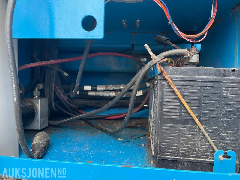 معدات الوصول 2011 Genie GS 4390 Sakselift, 1698 timer: صورة 11