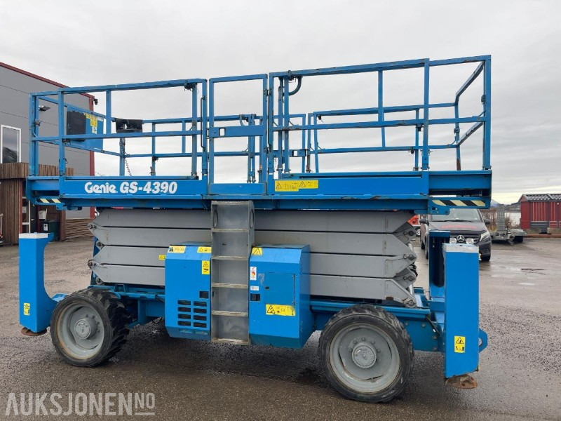 2011 Genie GS 4390 Sakselift, 1698 timer - معدات الوصول: صورة 4 2011 Genie GS 4390 Sakselift, 1698 timer - معدات الوصول: صورة 4