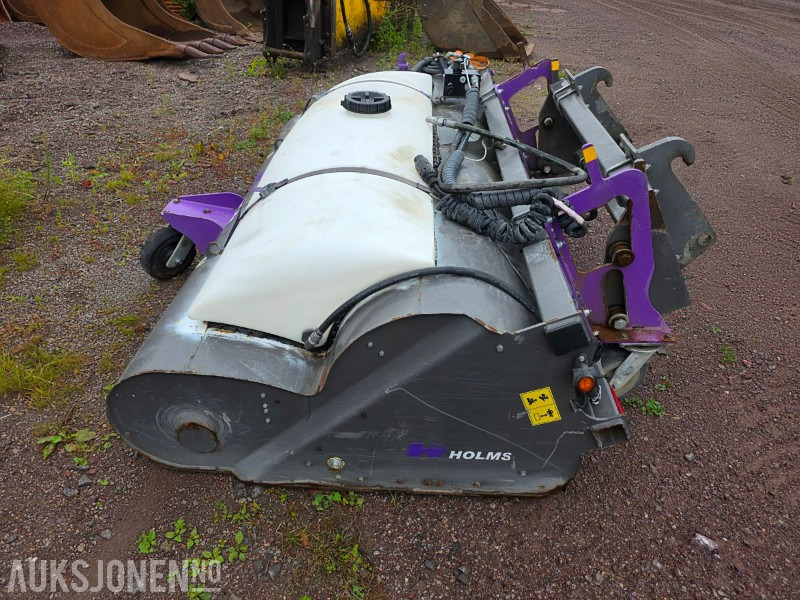 2011 Holms PL-2.15 feiekost med vanntank og klargjort for sidekost - معدات البناء: صورة 5 2011 Holms PL-2.15 feiekost med vanntank og klargjort for sidekost - معدات البناء: صورة 5