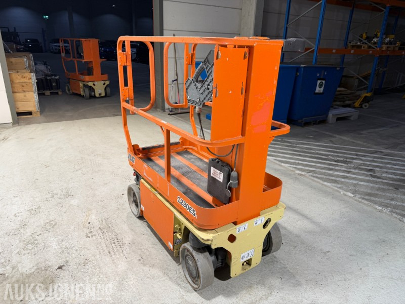 2011 JLG 1230ES Elektrisk mastelift med 5,6 m arbeidshøyde - معدات الوصول: صورة 4 2011 JLG 1230ES Elektrisk mastelift med 5,6 m arbeidshøyde - معدات الوصول: صورة 4