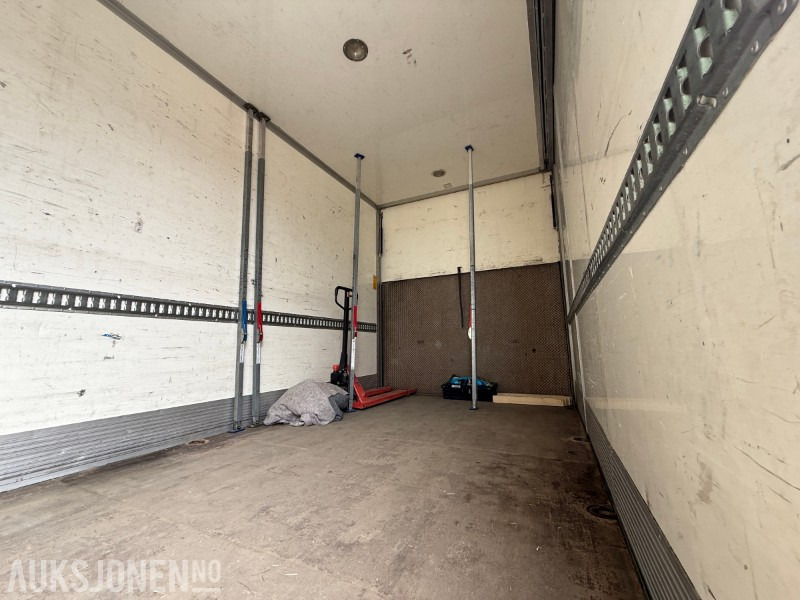 شاحنة مقفلة 2011 MAN TGM 15.290 4X2 skapbil - Full sideåpning - Zepro bakløft: صورة 12