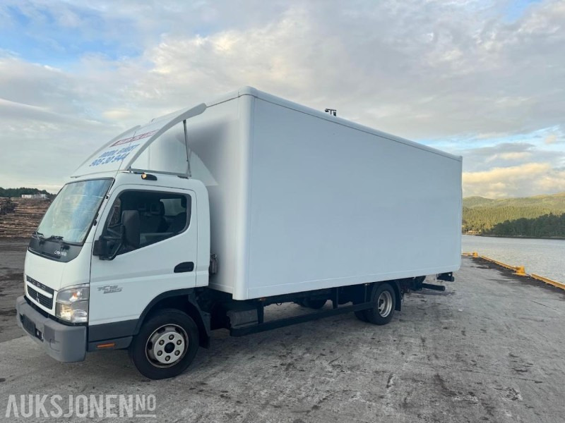 2011 Mitsubishi Canter SKAPBIL MED LIFT LAV KM 67000 km - INGEN MINSTEPRIS - شاحنة مقفلة: صورة 2 2011 Mitsubishi Canter SKAPBIL MED LIFT LAV KM 67000 km - INGEN MINSTEPRIS - شاحنة مقفلة: صورة 2