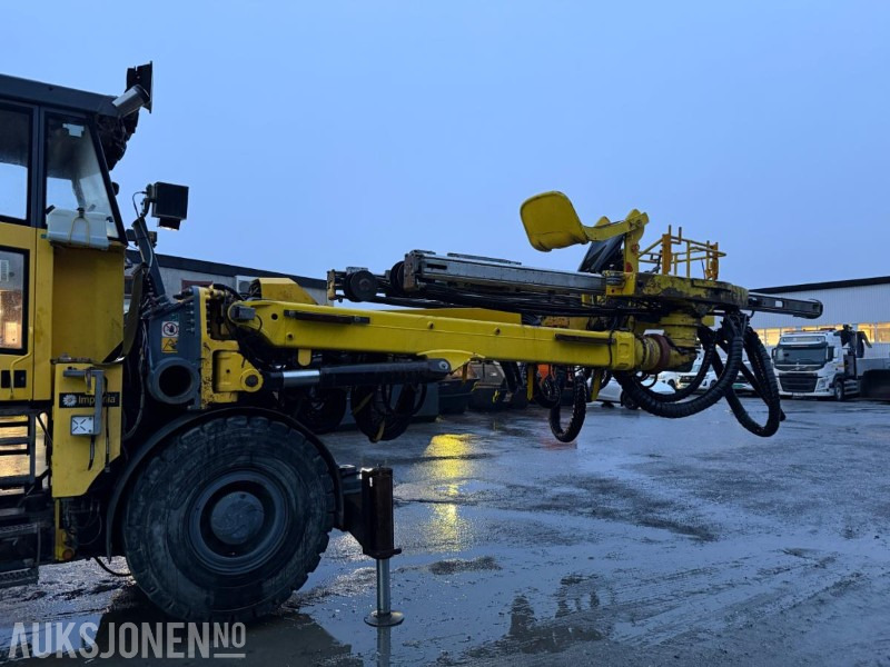 2012 Atlas Copco Boomer E2C Borerigg, To-bom oppsett med integrert kurv - برج الحفر: صورة 5 2012 Atlas Copco Boomer E2C Borerigg, To-bom oppsett med integrert kurv - برج الحفر: صورة 5