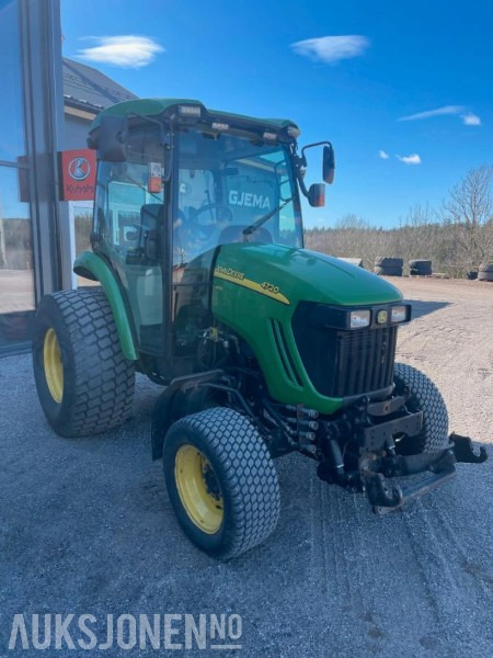 2012 John Deere 4720 traktor / 3.892 timer / Bakrutepusser / - جرار: صورة 3 2012 John Deere 4720 traktor / 3.892 timer / Bakrutepusser / - جرار: صورة 3