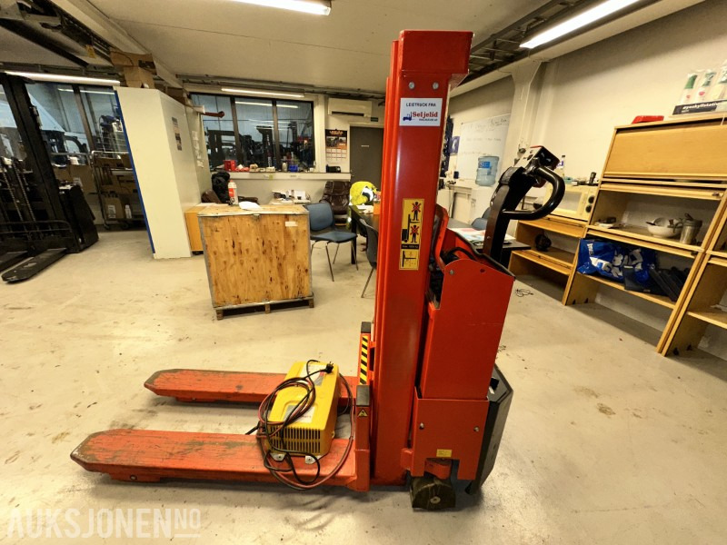 2012 Logitrans Logiflex Maxi elektrisk stabler (SELF 1002/2050) – Sertifisert - trenger nytt batteri - معدات المناولة: صورة 2 2012 Logitrans Logiflex Maxi elektrisk stabler (SELF 1002/2050) – Sertifisert - trenger nytt batteri - معدات المناولة: صورة 2