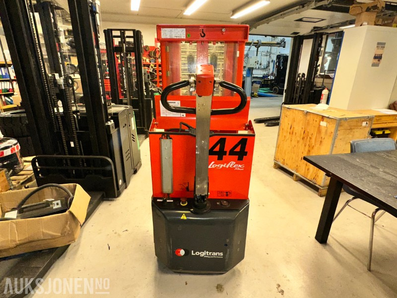 2012 Logitrans Logiflex Maxi elektrisk stabler (SELF 1002/2050) – Sertifisert - trenger nytt batteri - معدات المناولة: صورة 4 2012 Logitrans Logiflex Maxi elektrisk stabler (SELF 1002/2050) – Sertifisert - trenger nytt batteri - معدات المناولة: صورة 4
