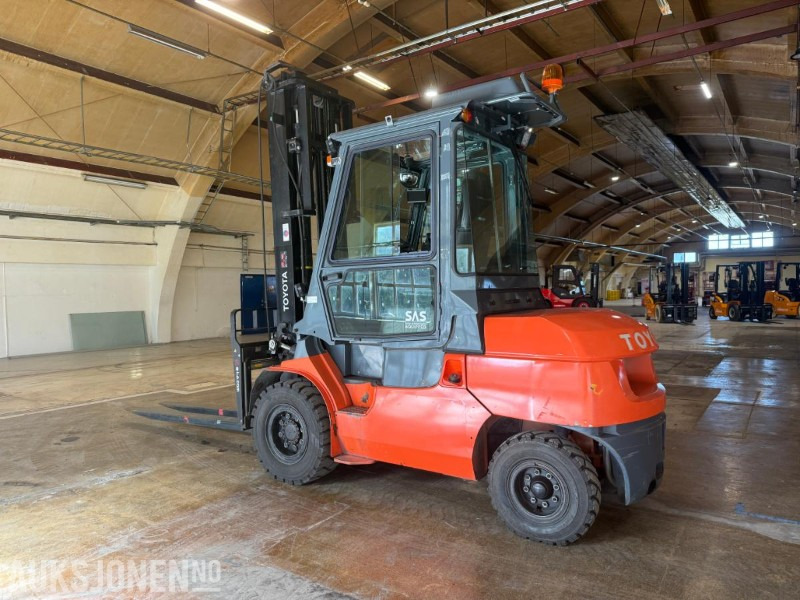 2012 Toyota 42-7FDA50 gaffeltruck- 1506 timer - årskontrollert og godkjent. - معدات المناولة: صورة 3 2012 Toyota 42-7FDA50 gaffeltruck- 1506 timer - årskontrollert og godkjent. - معدات المناولة: صورة 3