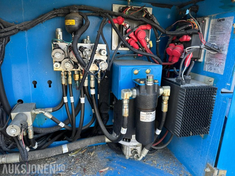 معدات الوصول 2013 Genie GS-3369DC - Terrenggående sakselift: صورة 15