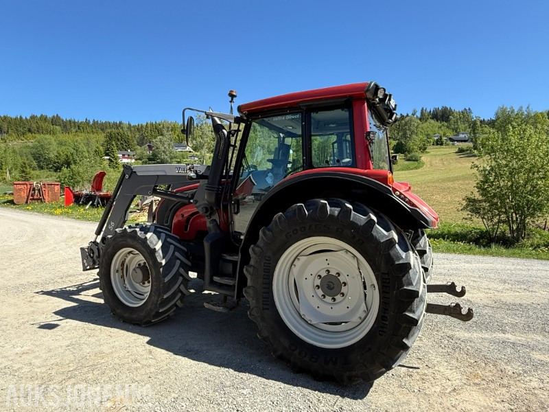 2013 Valtra 8670 traktor - Fjærende fremaksel - Hyttefjæring - 2 seter - جرار: صورة 3 2013 Valtra 8670 traktor - Fjærende fremaksel - Hyttefjæring - 2 seter - جرار: صورة 3