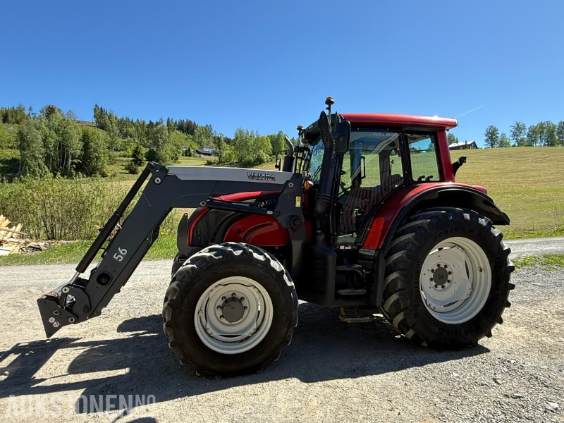 2013 Valtra 8670 traktor - Fjærende fremaksel - Hyttefjæring - 2 seter - جرار: صورة 2 2013 Valtra 8670 traktor - Fjærende fremaksel - Hyttefjæring - 2 seter - جرار: صورة 2