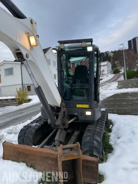 2014 Bobcat E50 5 tonns graver med to skuffer, S40 hurtigfeste og nye gummibelter. - حفارة: صورة 2 2014 Bobcat E50 5 tonns graver med to skuffer, S40 hurtigfeste og nye gummibelter. - حفارة: صورة 2