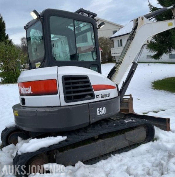2014 Bobcat E50 5 tonns graver med to skuffer, S40 hurtigfeste og nye gummibelter. - حفارة: صورة 1 2014 Bobcat E50 5 tonns graver med to skuffer, S40 hurtigfeste og nye gummibelter. - حفارة: صورة 1