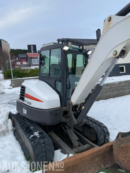 2014 Bobcat E50 5 tonns graver med to skuffer, S40 hurtigfeste og nye gummibelter. - حفارة: صورة 4 2014 Bobcat E50 5 tonns graver med to skuffer, S40 hurtigfeste og nye gummibelter. - حفارة: صورة 4