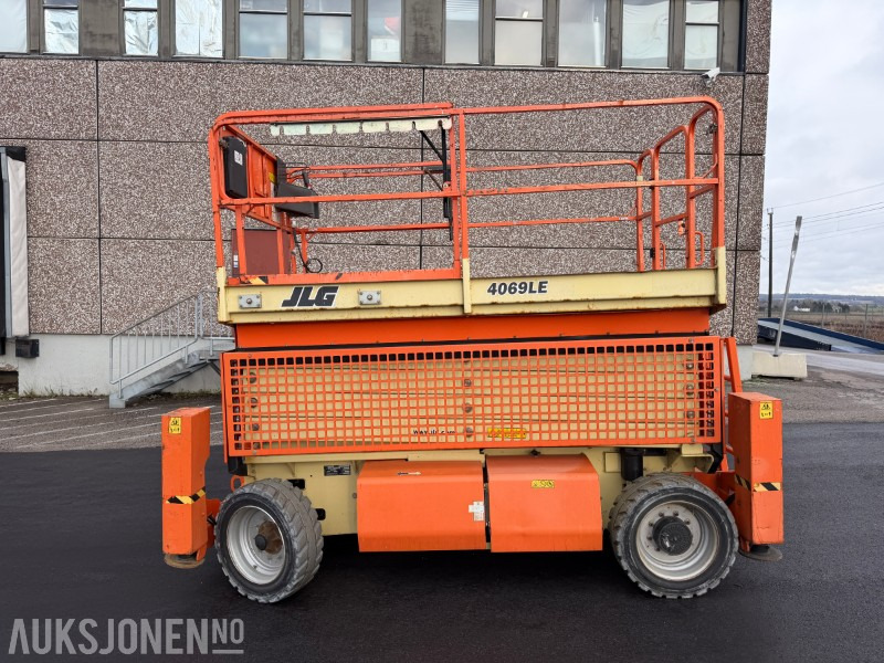 2014 JLG 4069LE - elektrisk sakselift med arbeidshøyde på 14m - معدات الوصول: صورة 2 2014 JLG 4069LE - elektrisk sakselift med arbeidshøyde på 14m - معدات الوصول: صورة 2