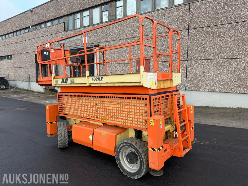 2014 JLG 4069LE - elektrisk sakselift med arbeidshøyde på 14m - معدات الوصول: صورة 4 2014 JLG 4069LE - elektrisk sakselift med arbeidshøyde på 14m - معدات الوصول: صورة 4