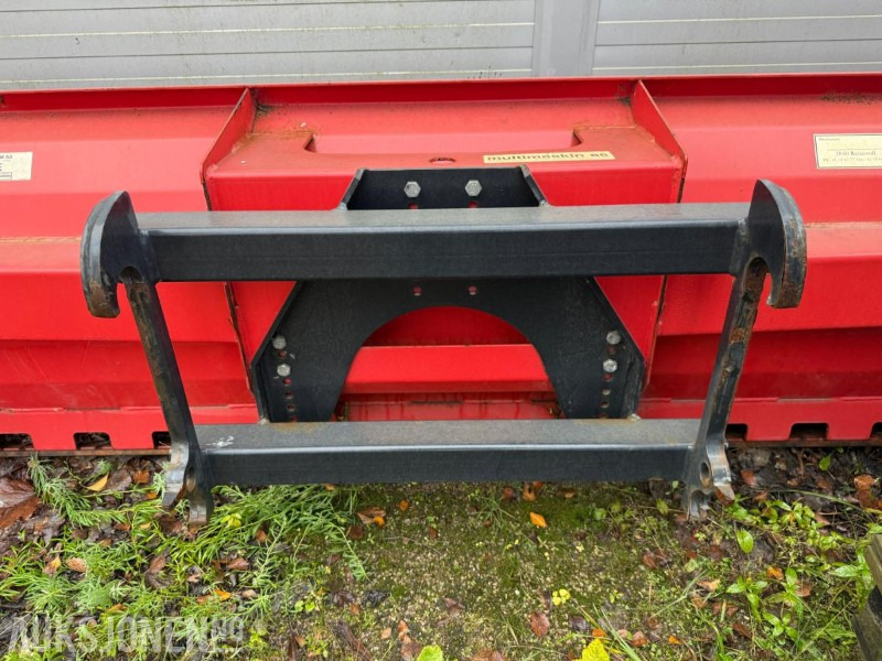 2014 Tokvam snøskjær til kunstgressbaner. - الآلات الزراعية: صورة 3 2014 Tokvam snøskjær til kunstgressbaner. - الآلات الزراعية: صورة 3