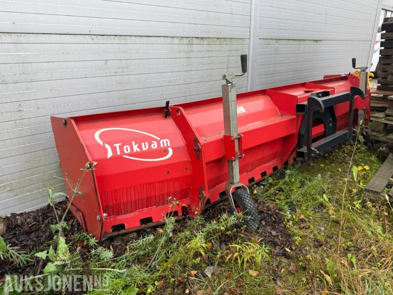 2014 Tokvam snøskjær til kunstgressbaner. - الآلات الزراعية: صورة 2 2014 Tokvam snøskjær til kunstgressbaner. - الآلات الزراعية: صورة 2