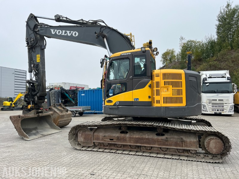 2014 Volvo EC235 DL , Engcon tilt, 2 skuffer, sentralsmøring, dieselvarmer - حفارة: صورة 2 2014 Volvo EC235 DL , Engcon tilt, 2 skuffer, sentralsmøring, dieselvarmer - حفارة: صورة 2