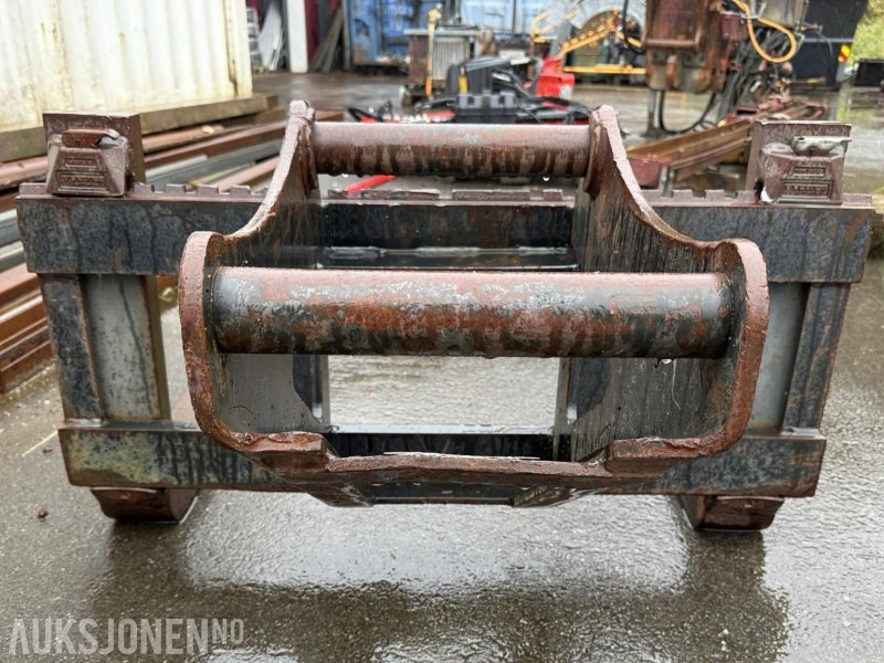 2015 Engcon GH1000 Pallegaffel S50 feste - Maks 2900kg - ملحق - آلات البناء: صورة 5 2015 Engcon GH1000 Pallegaffel S50 feste - Maks 2900kg - ملحق - آلات البناء: صورة 5