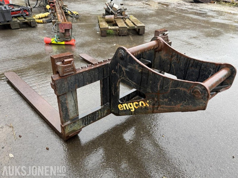 2015 Engcon GH1000 Pallegaffel S50 feste - Maks 2900kg - ملحق - آلات البناء: صورة 4 2015 Engcon GH1000 Pallegaffel S50 feste - Maks 2900kg - ملحق - آلات البناء: صورة 4