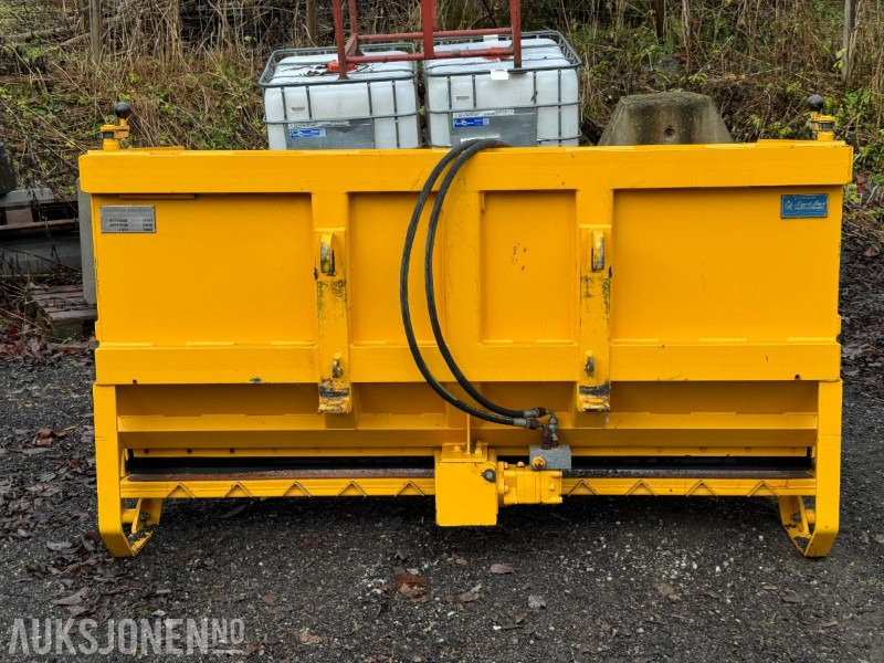 2015 Falköping S-20T strøkasse / 2 m3 - الآلات الزراعية: صورة 5 2015 Falköping S-20T strøkasse / 2 m3 - الآلات الزراعية: صورة 5