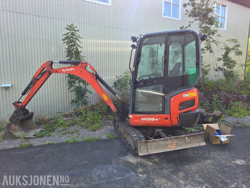 2015 Kubota KX019-4 Minigraver med grave og pusseskuff - حفارة مُصَّغرة: صورة 1 2015 Kubota KX019-4 Minigraver med grave og pusseskuff - حفارة مُصَّغرة: صورة 1