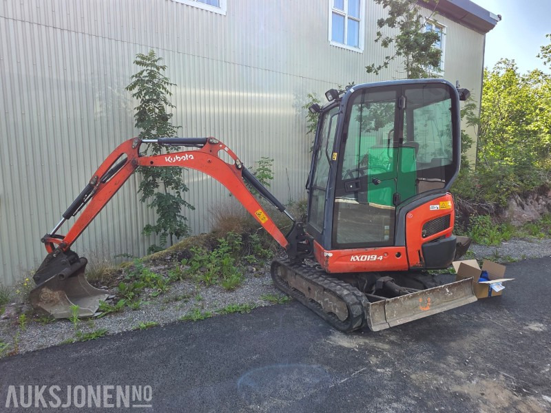 2015 Kubota KX019-4 Minigraver med grave og pusseskuff - حفارة مُصَّغرة: صورة 2 2015 Kubota KX019-4 Minigraver med grave og pusseskuff - حفارة مُصَّغرة: صورة 2