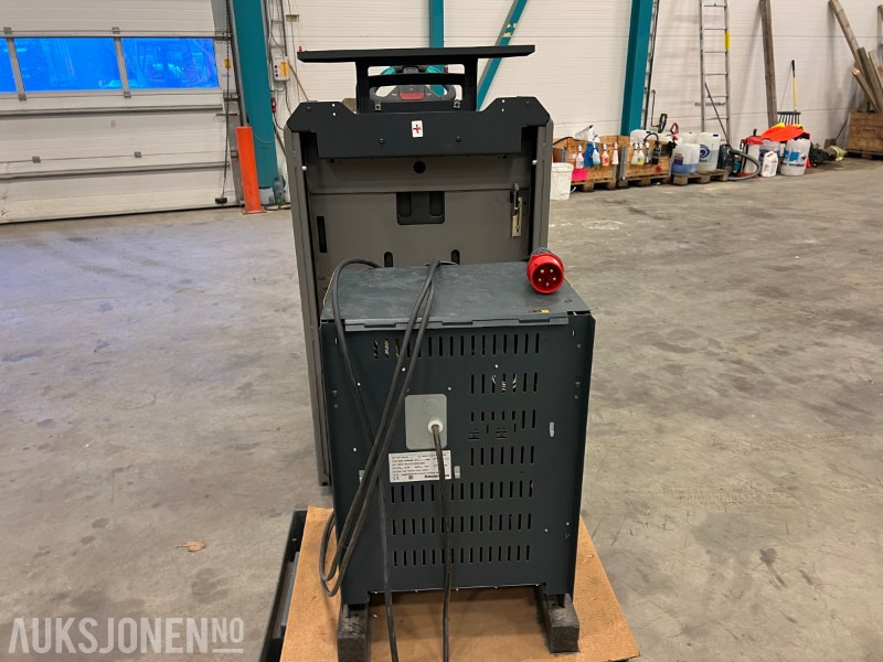 2016 Jungheinrich ECE 310 HP - معدات المناولة: صورة 4 2016 Jungheinrich ECE 310 HP - معدات المناولة: صورة 4