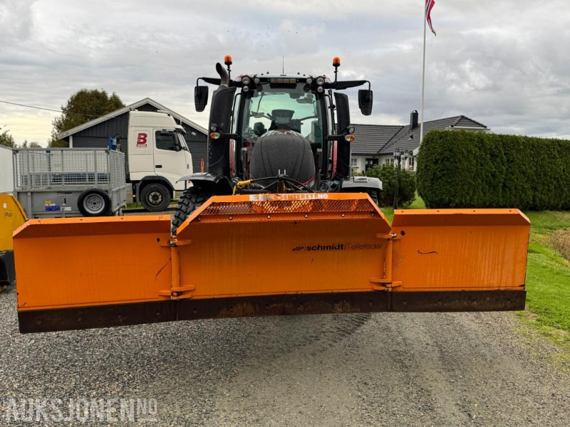 2016 Valtra T174E med Schmidt Tellefsdal U-LS 43.6 plog (2022), Valtra 76 frontlaster og betong lodd - جرار: صورة 2 2016 Valtra T174E med Schmidt Tellefsdal U-LS 43.6 plog (2022), Valtra 76 frontlaster og betong lodd - جرار: صورة 2