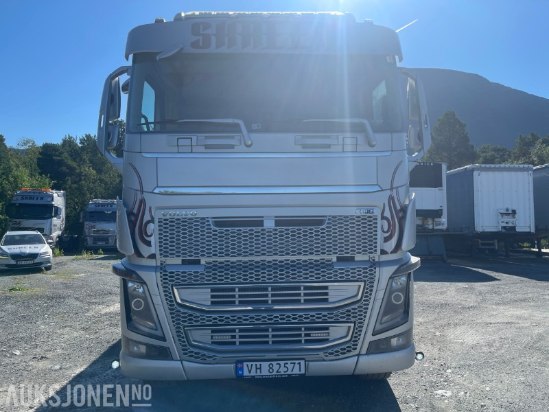 شاحنة قلاب 2016 Volvo FH16 FH750 8x4 tippbil: صورة 19