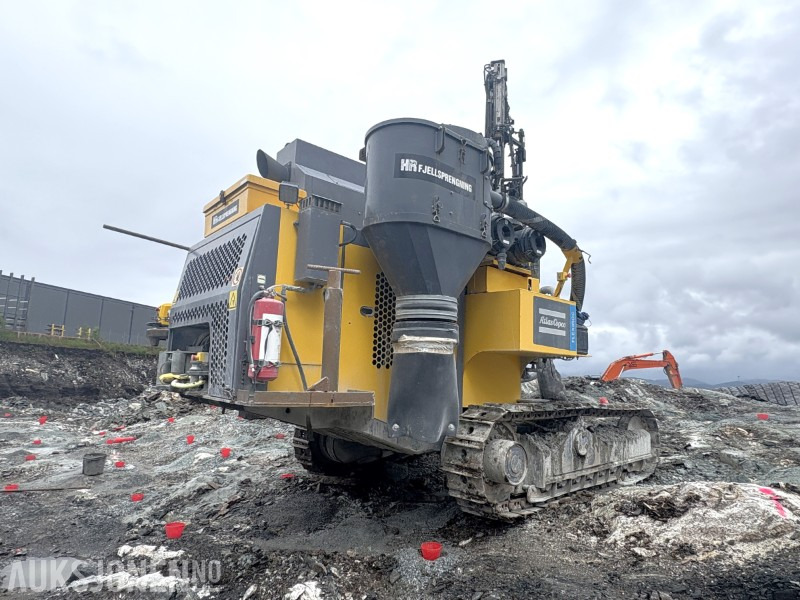 2017 Atlas Copco Flexiroc T30R-03 - 4 574 motortimer - 1 416 hammertimer - برج الحفر: صورة 3 2017 Atlas Copco Flexiroc T30R-03 - 4 574 motortimer - 1 416 hammertimer - برج الحفر: صورة 3