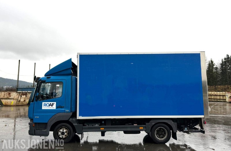 2017 Mercedes-Benz ATEGO 818 L skapbil | Palfinger lift | Ulefoss skap - شاحنة مقفلة: صورة 2 2017 Mercedes-Benz ATEGO 818 L skapbil | Palfinger lift | Ulefoss skap - شاحنة مقفلة: صورة 2