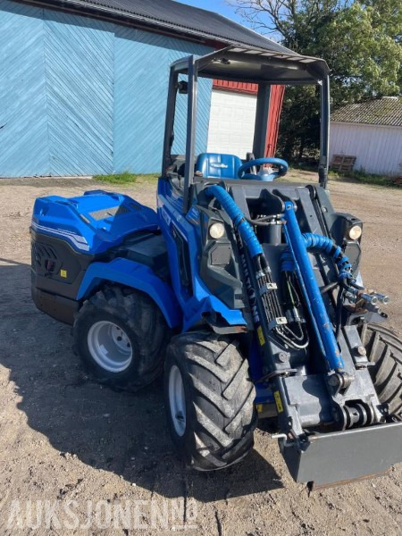 2017 Multione 7.3S minilaster - 4WD. - شيول صغير: صورة 3 2017 Multione 7.3S minilaster - 4WD. - شيول صغير: صورة 3