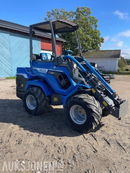 2017 Multione 7.3S minilaster - 4WD. - شيول صغير: صورة 2 2017 Multione 7.3S minilaster - 4WD. - شيول صغير: صورة 2