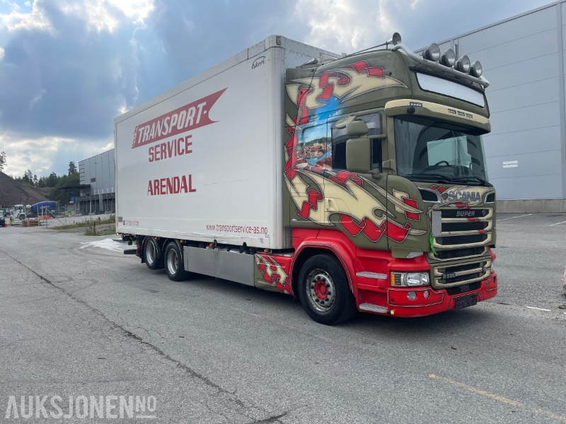 2017 Scania R-580 Ekeriskap m/full sideåpning og 2t bakløfter - شاحنة مقفلة: صورة 1 2017 Scania R-580 Ekeriskap m/full sideåpning og 2t bakløfter - شاحنة مقفلة: صورة 1