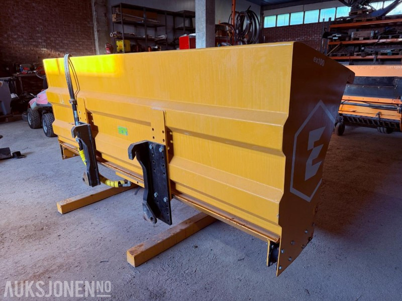 2019 EXERO EX100 Sandstrøer med hydraulikk og vibrator - شاحنة: صورة 1 2019 EXERO EX100 Sandstrøer med hydraulikk og vibrator - شاحنة: صورة 1