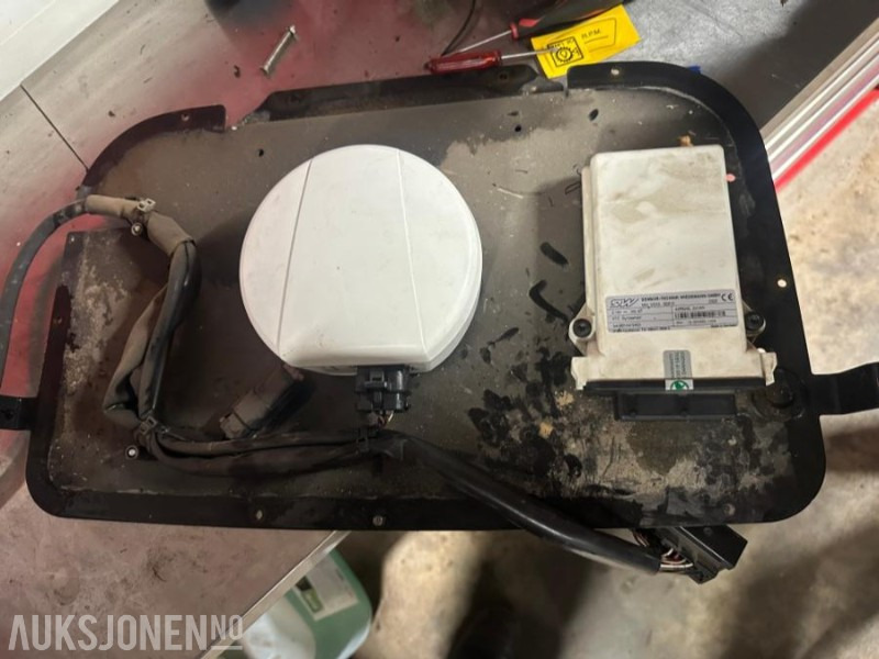 2019 Gps Valtra - GPS antenne - Stått på Valtra T234 - الآلات الزراعية: صورة 2 2019 Gps Valtra - GPS antenne - Stått på Valtra T234 - الآلات الزراعية: صورة 2