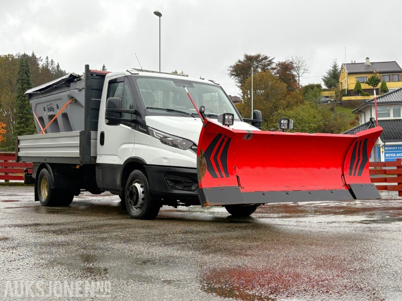 2019 Iveco Daily planbil m/ Hilltip IceStriker og Western Wide-Out brøyteplog - EU godkjent til 04.11.2026 - شاحنات مسطحة: صورة 2 2019 Iveco Daily planbil m/ Hilltip IceStriker og Western Wide-Out brøyteplog - EU godkjent til 04.11.2026 - شاحنات مسطحة: صورة 2
