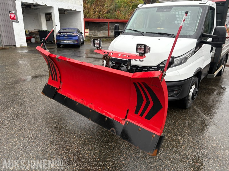 2019 Iveco Daily planbil m/ Hilltip IceStriker og Western Wide-Out brøyteplog - EU godkjent til 04.11.2026 - شاحنات مسطحة: صورة 5 2019 Iveco Daily planbil m/ Hilltip IceStriker og Western Wide-Out brøyteplog - EU godkjent til 04.11.2026 - شاحنات مسطحة: صورة 5