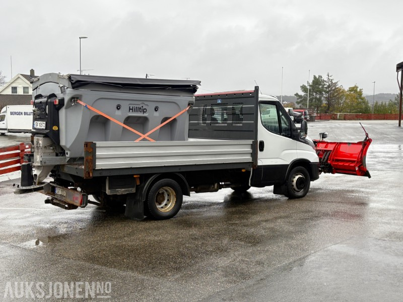 2019 Iveco Daily planbil m/ Hilltip IceStriker og Western Wide-Out brøyteplog - EU godkjent til 04.11.2026 - شاحنات مسطحة: صورة 3 2019 Iveco Daily planbil m/ Hilltip IceStriker og Western Wide-Out brøyteplog - EU godkjent til 04.11.2026 - شاحنات مسطحة: صورة 3