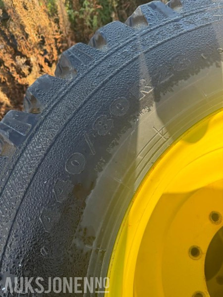 2020 Nokian tri dekk og felg Nokian tri - الآلات الزراعية: صورة 3 2020 Nokian tri dekk og felg Nokian tri - الآلات الزراعية: صورة 3