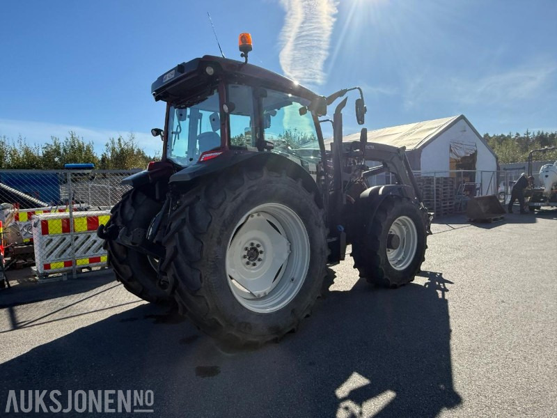 2020 Valtra A134 Traktor m/frontlaster. - جرار: صورة 4 2020 Valtra A134 Traktor m/frontlaster. - جرار: صورة 4