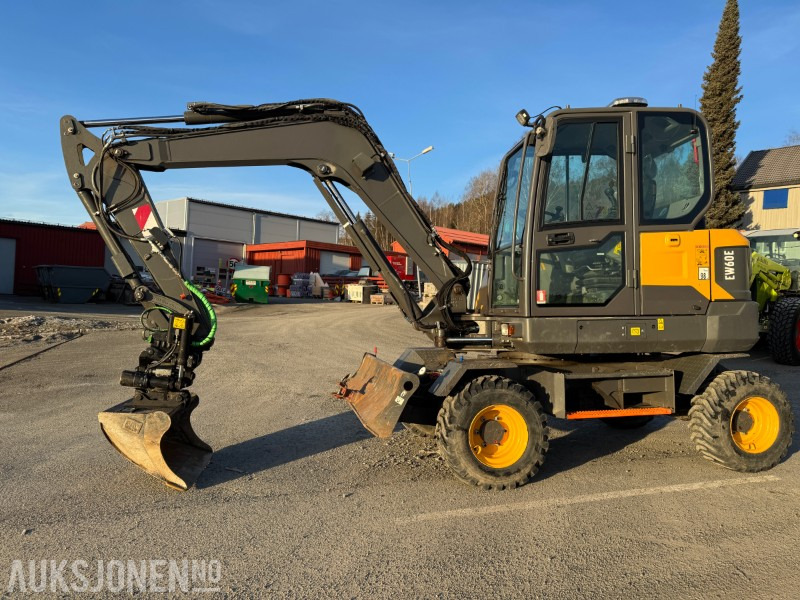 2020 Volvo EW60E HJULGRAVER MED TOLTROTATOR OG 2 SKUFFER - حفارة: صورة 1 2020 Volvo EW60E HJULGRAVER MED TOLTROTATOR OG 2 SKUFFER - حفارة: صورة 1
