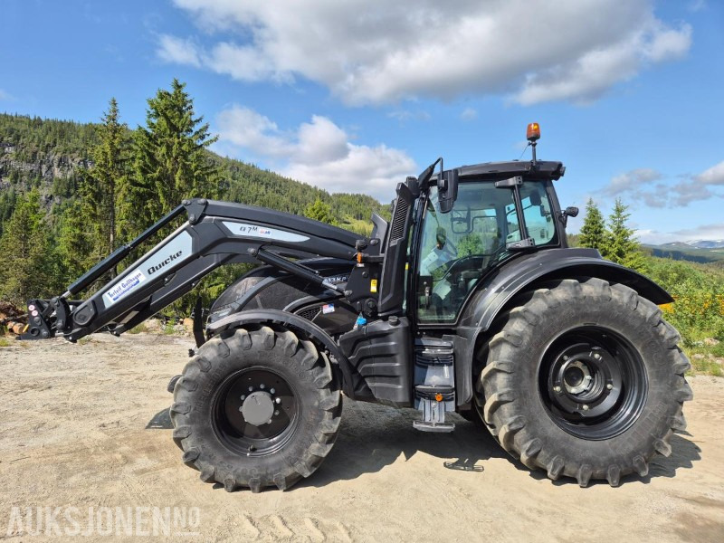 2021 Valtra T 234 VERSU med laster og front hydraulikk / PTO - جرار: صورة 2 2021 Valtra T 234 VERSU med laster og front hydraulikk / PTO - جرار: صورة 2