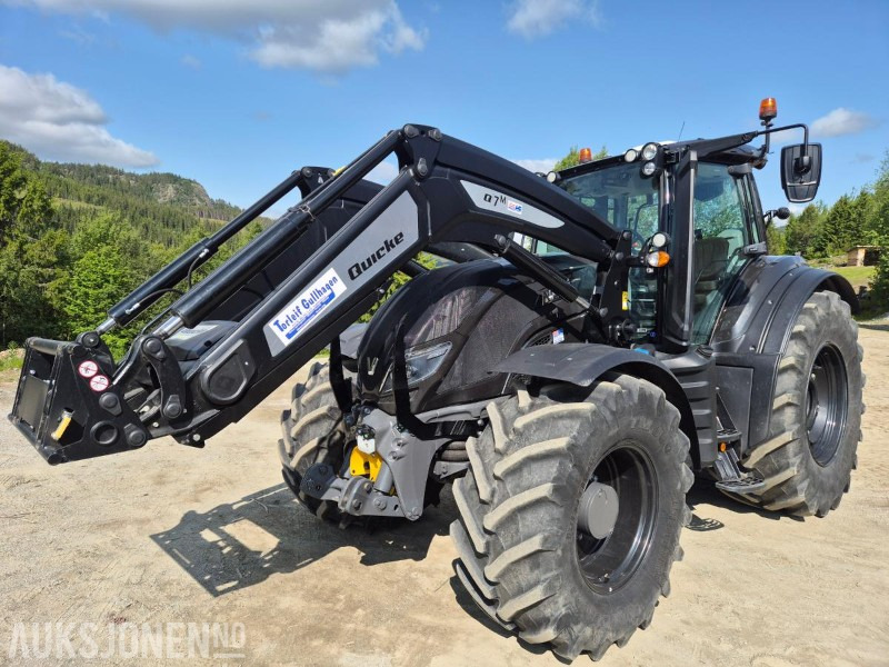 2021 Valtra T 234 VERSU med laster og front hydraulikk / PTO - جرار: صورة 1 2021 Valtra T 234 VERSU med laster og front hydraulikk / PTO - جرار: صورة 1