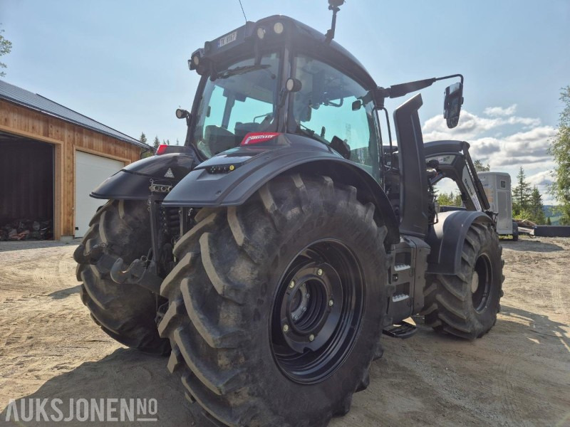 2021 Valtra T 234 VERSU med laster og front hydraulikk / PTO - جرار: صورة 5 2021 Valtra T 234 VERSU med laster og front hydraulikk / PTO - جرار: صورة 5